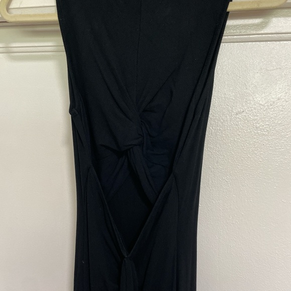 Stretchy black Midi Dress w/ cutout - Picture 3 of 3